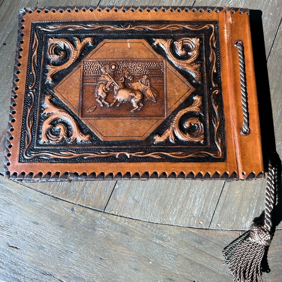 Autograph Book - Picture 2 of 8